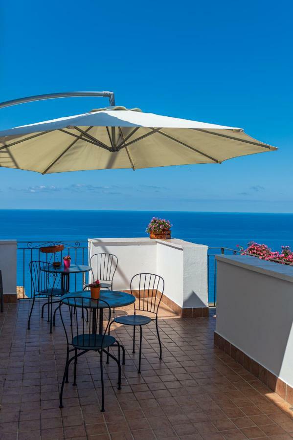 B&B La Terrazza Четраро Экстерьер фото